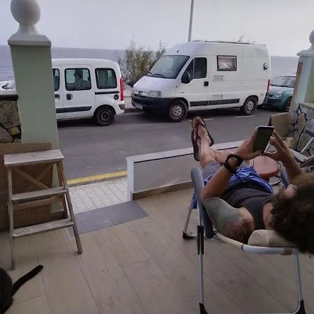 Mini House In Front Of The Sea Apartment Los Abrigos
